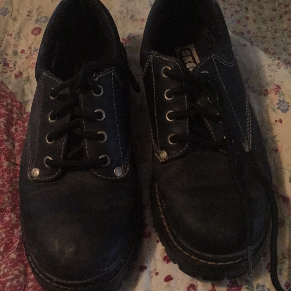 Black sketchers number 2 size 7